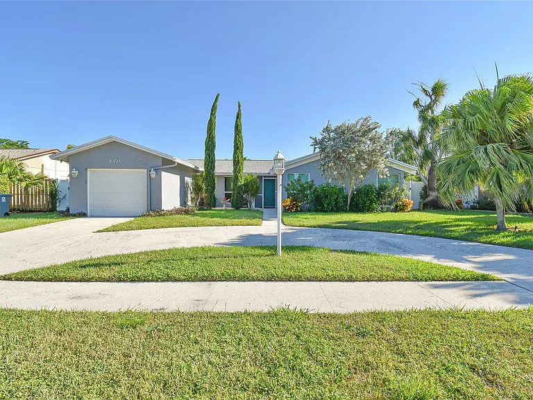 6550 Country Wood Way — Photo 4