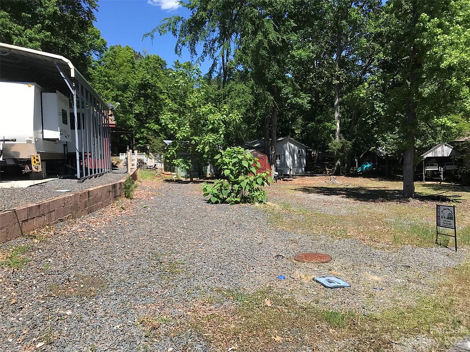 2nd image of 174 Arrowood Trl