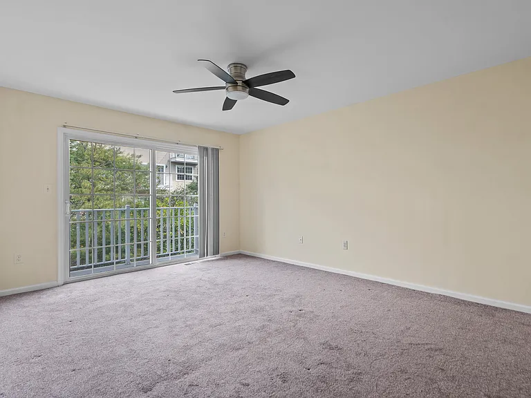 260 Riverwalk Way — Photo 7