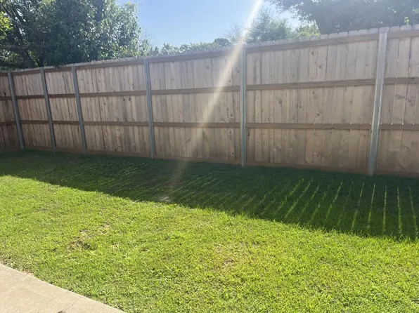 206 E Sycamore Ln, Longview, TX 75604