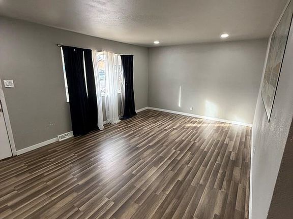 3rd image of 3925 Lancaster Dr