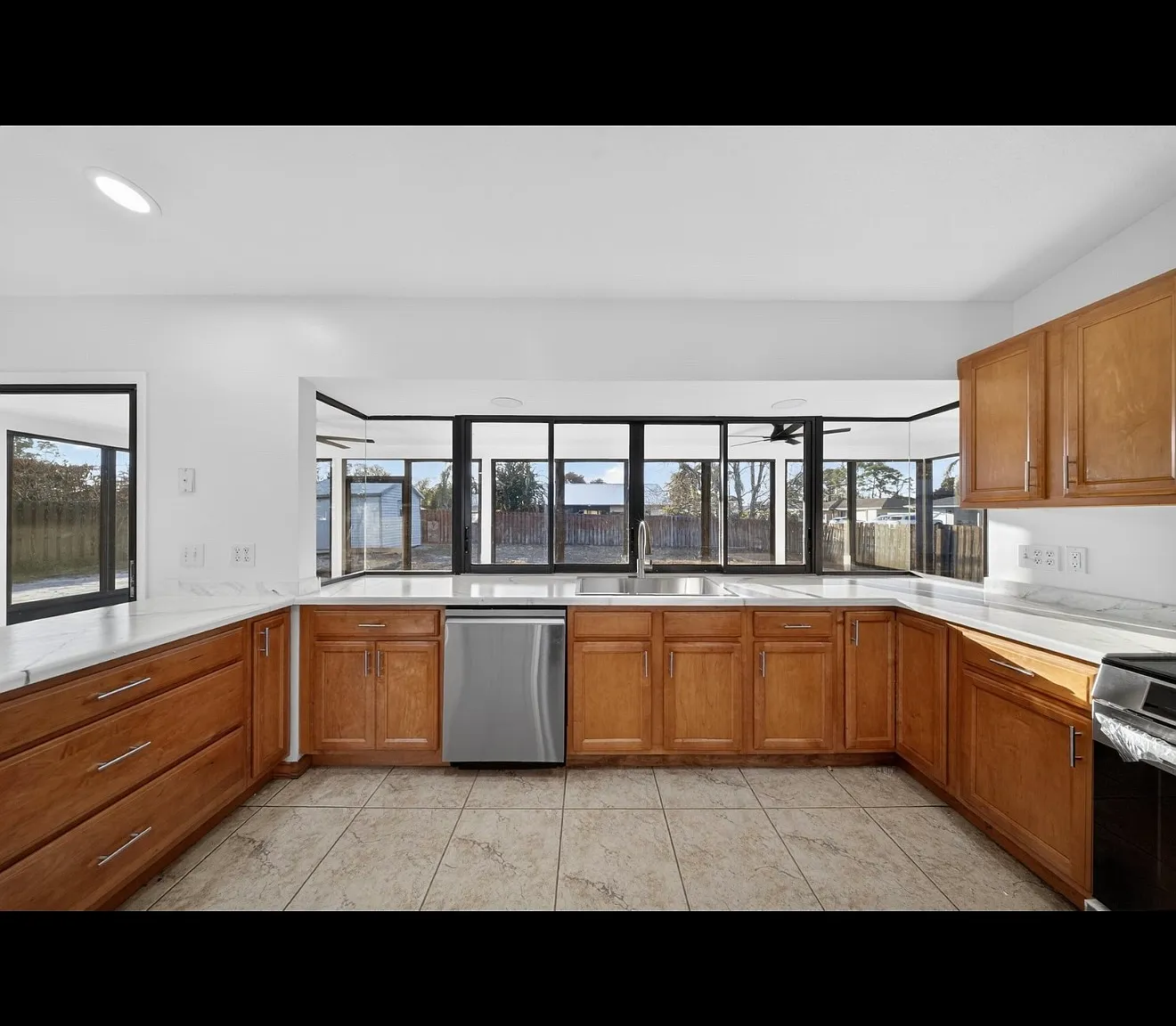 3 bed, 1394 sqft, $2,800 — Photo 3