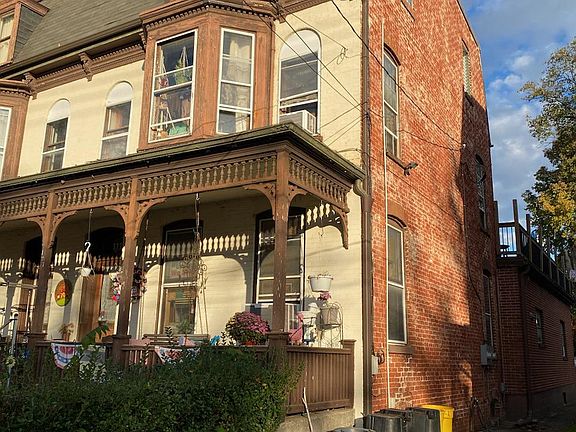 4th image of 127 Hamilton Ave