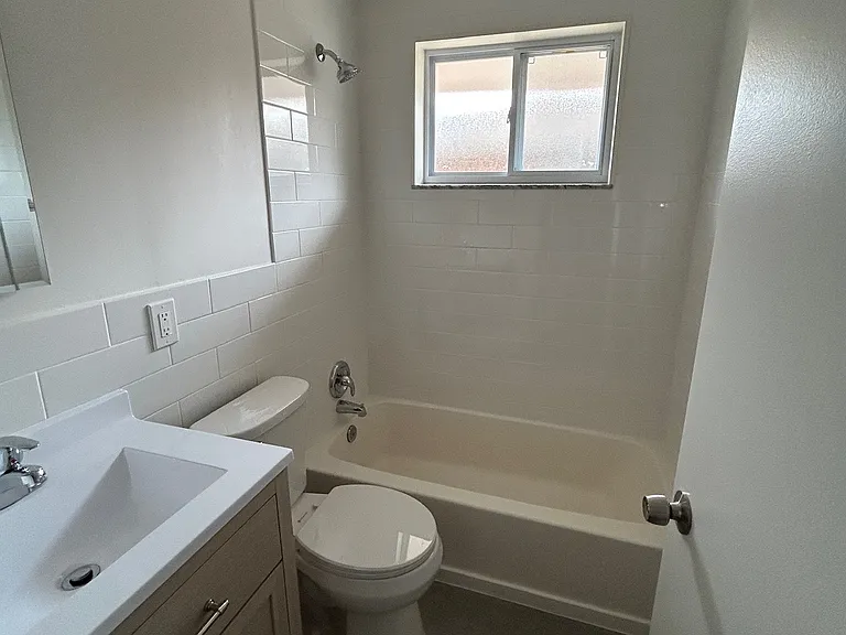 9964 Lorraine Ave — Photo 8