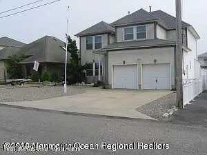 1712 Rue Mirador — Photo 1
