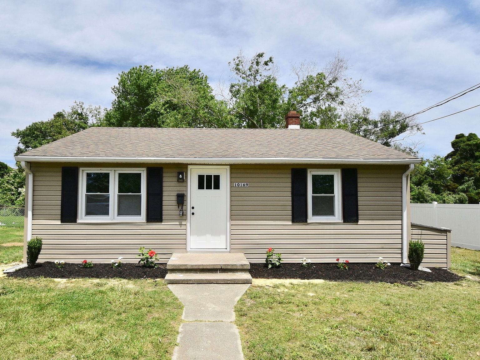 10169 Locust St, Laurel, DE 19956 | Zillow