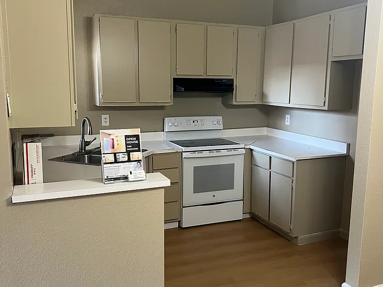 7 Lancaster Cir #235 — Photo 2