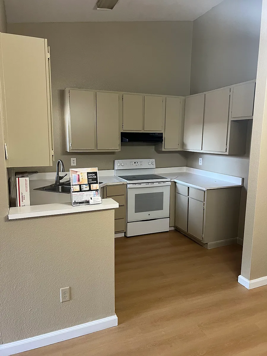 Building Photo - 7 Lancaster Cir #235