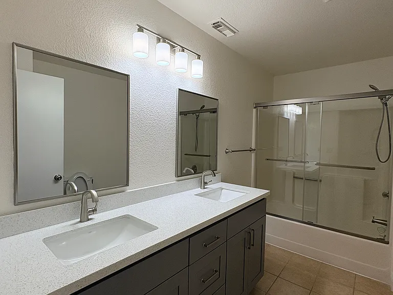 7757 Southbreeze Dr — Photo 12