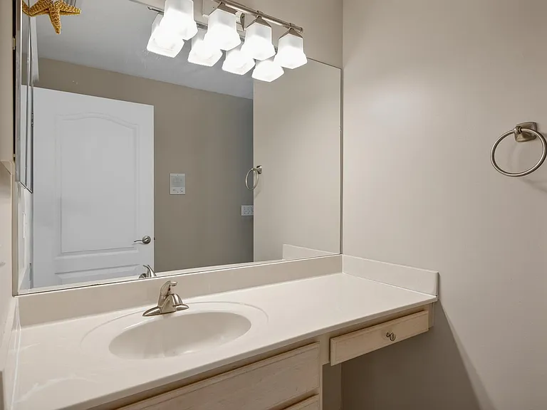 20 Woodford Ln — Photo 12