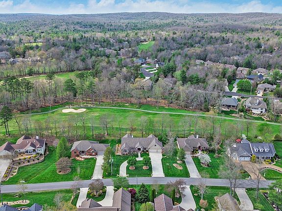 4th image of 30 Thames Ct