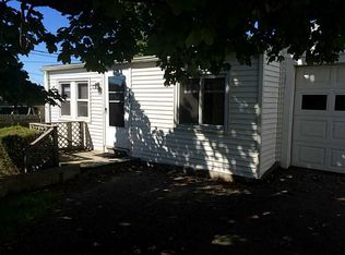 208 Reservoir Rd, Middletown, RI 02842