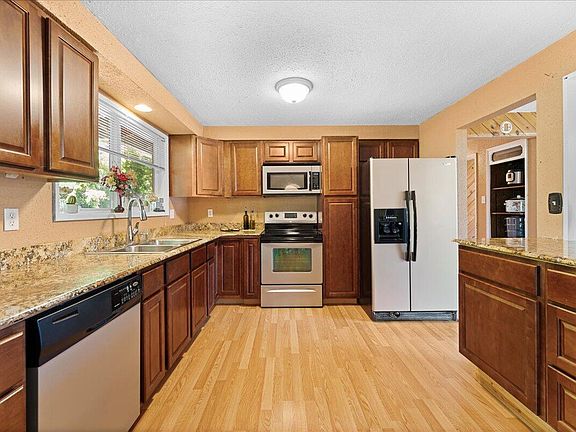 5th image of 4093 Old Upton Rd