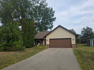 1515 Bender Rd, Chaska, MN 55318