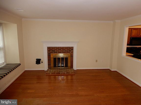 4th image of 2528 Fairfax Dr #B
