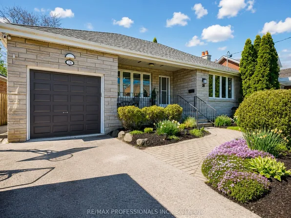 28 Spring Garden Rd, Toronto, ON M8Z 3X1