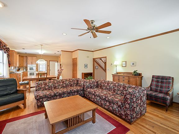 5th image of 568 S Brewster Ave