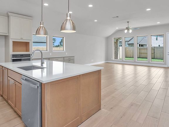 3rd image of 16518 Mandora Ln