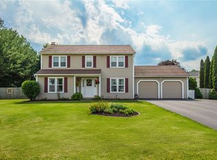 1418 Creek Point, Farmington, NY 14425