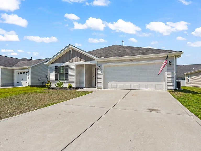 1789 Sapphire Dr — Photo 3