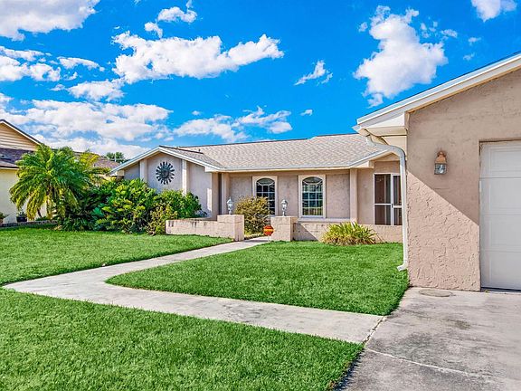 2nd image of 16 Claridge Ct S