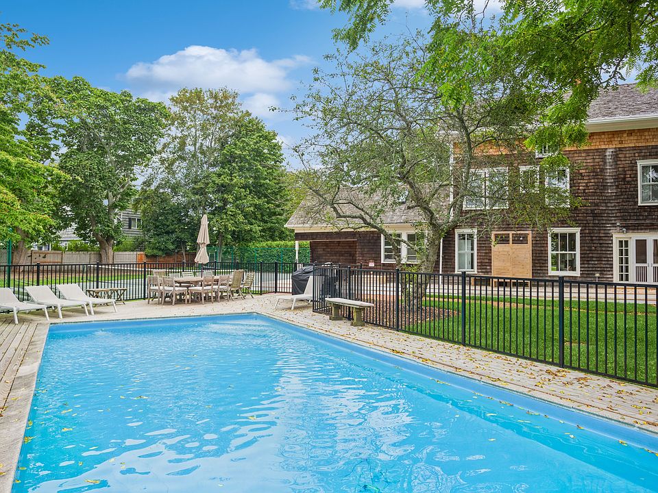 20 Walker Ave, East Quogue, NY 11942 Zillow