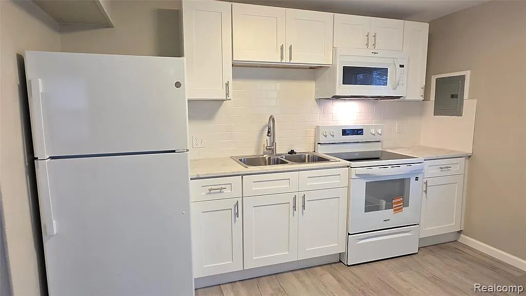 2 bed, 1.5 bath, 1814 sqft, $1,350 — Photo 3