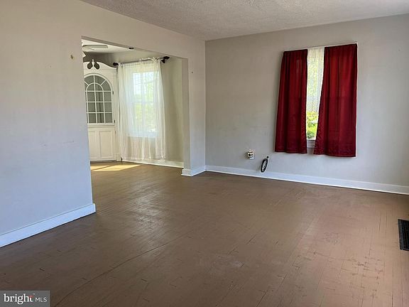 3rd image of 21730 Gambier Pl