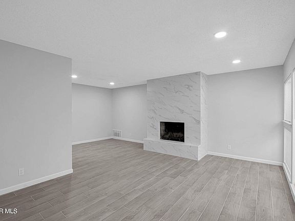 4th image of 208 Carnival Dr