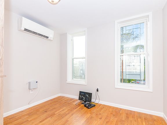 5th image of 241 Rockaway Ave #2F