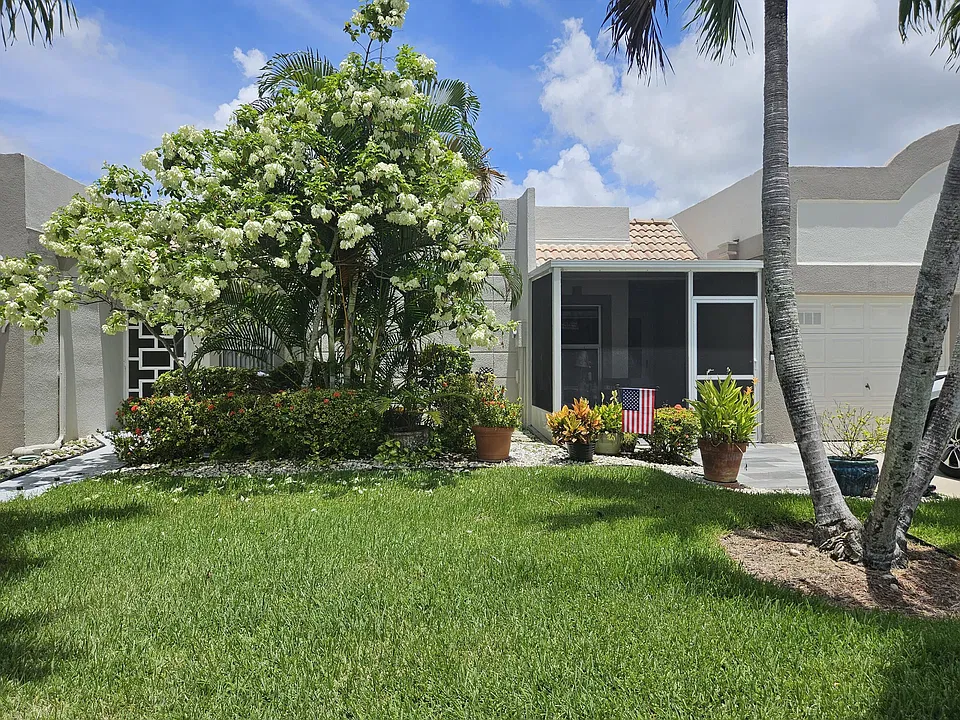18999 Stewart Cir #6