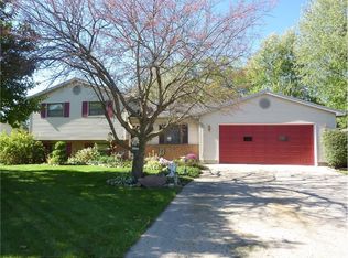 209 Meadowbrook Dr, Bellefontaine, OH