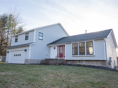 5001 Phaeton Ln, Syracuse, NY, 13215