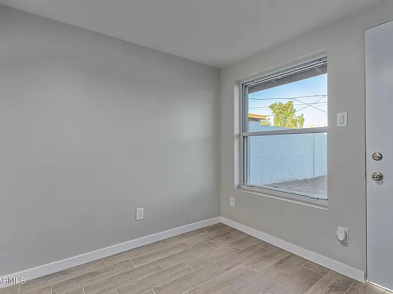 1123 N Frances St — Photo 15