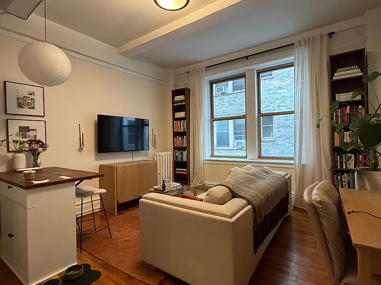 170 W 74th St #301 — Photo 3