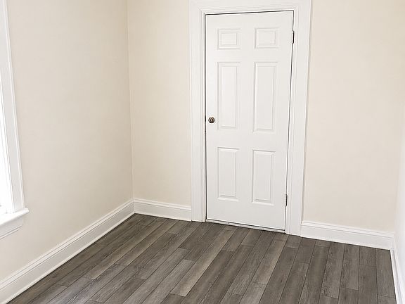 5th image of 422 2nd St S APT 1