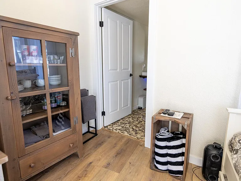 736 Seagirt Ct — Photo 6