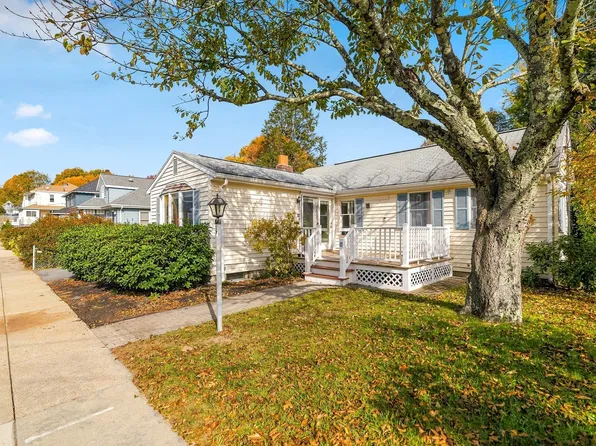17 Hautevale St, Roslindale, MA 02131