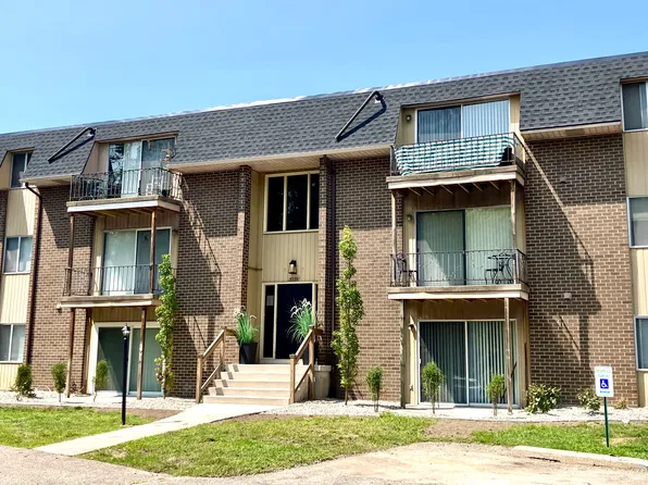 3325 Breton Rd SE APT 10, Grand Rapids, MI 49512