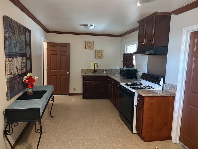 534 W Murphy St — Photo 8