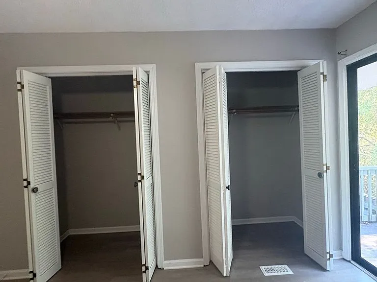 228 Edith Way — Photo 18