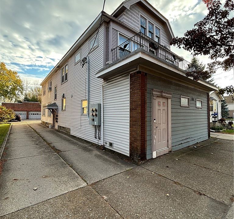 1st image of 1311 Walden Ave