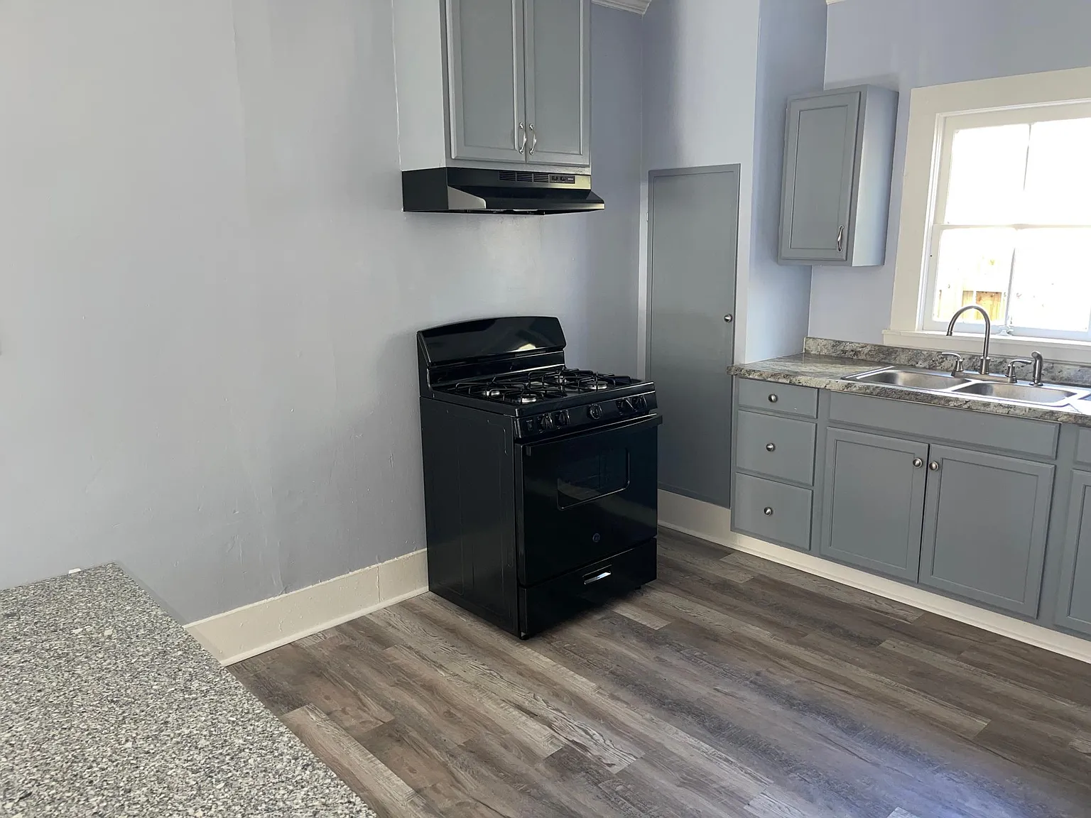 4 bed, 1900 sqft, $1,300 — Photo 4