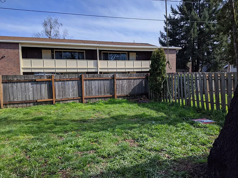 745 NW 12th St — Photo 10