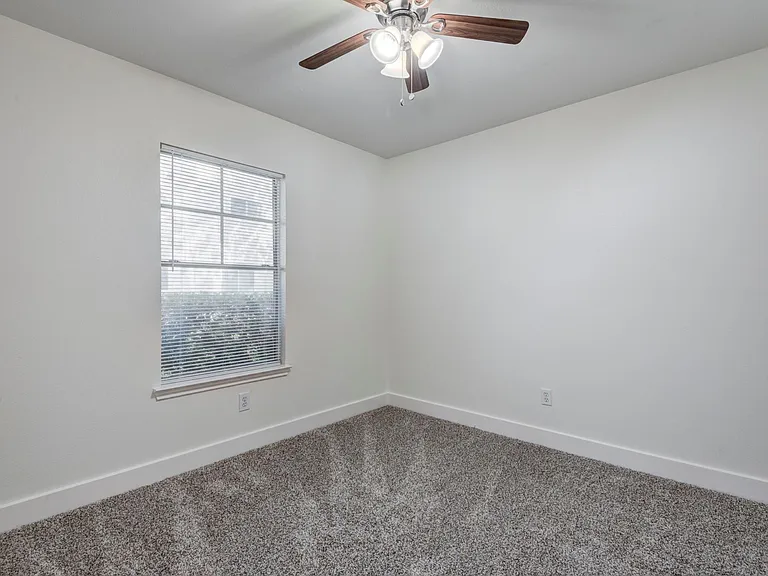9622 Farrell Dr — Photo 17