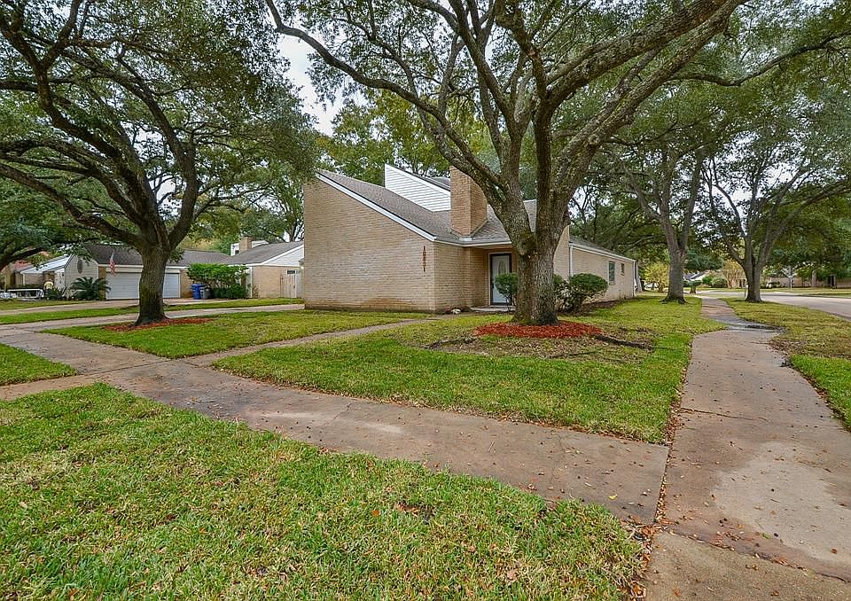 1st image of 15831 Laurel Heights Dr