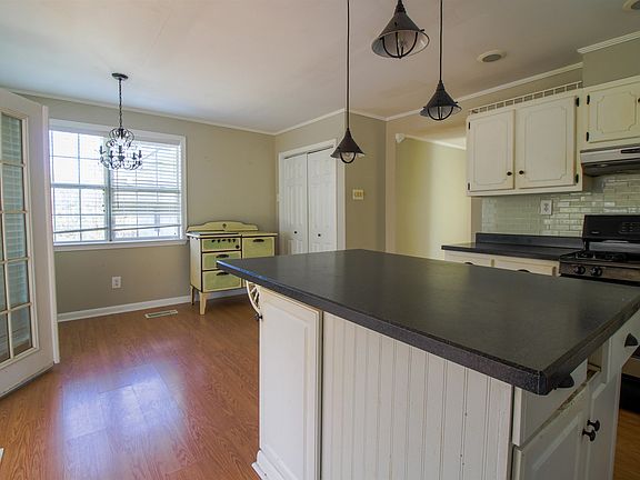 5th image of 143 Marys Chapel Rd