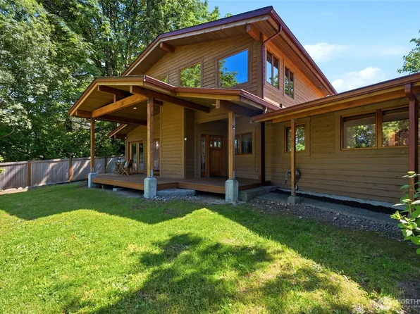 19946 47th Avenue NE, Lake Forest Park, WA 98155