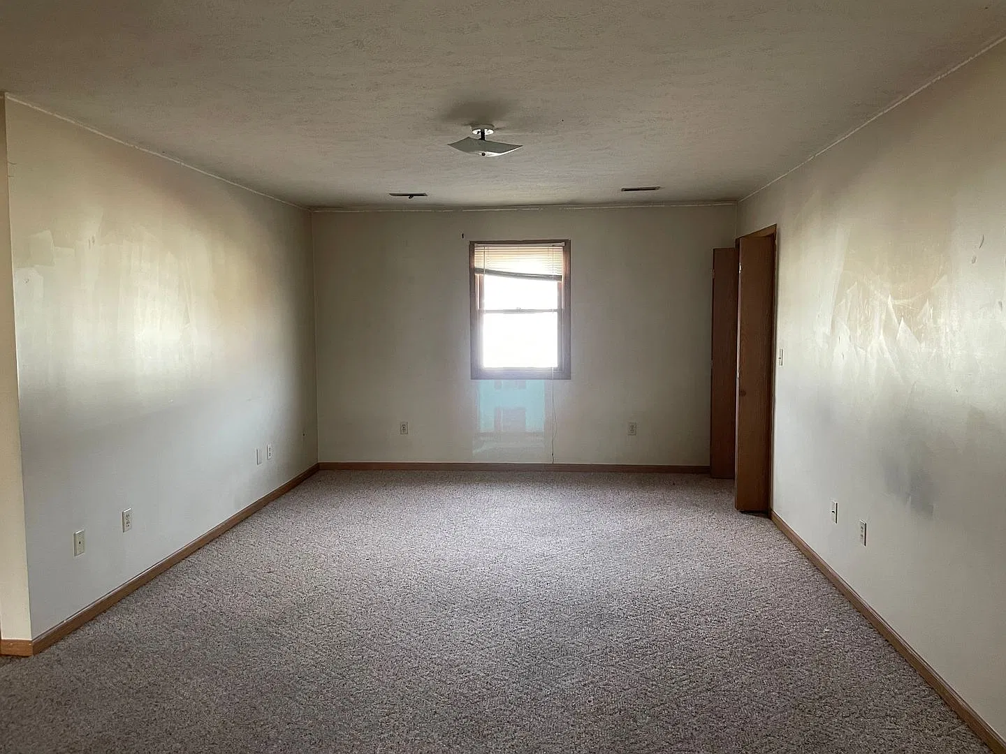 2 Bedroom 1 Bathroom Apartment For Rent — Photo 4