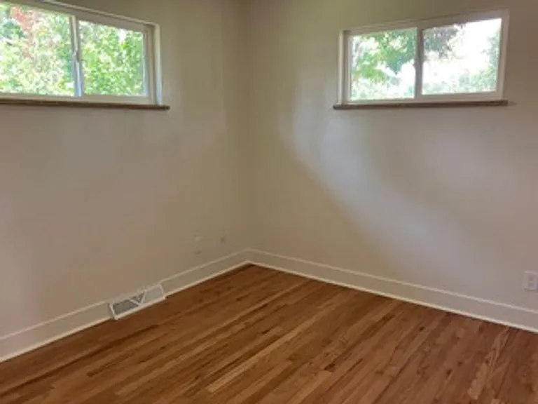 520 Columbia Rd — Photo 10